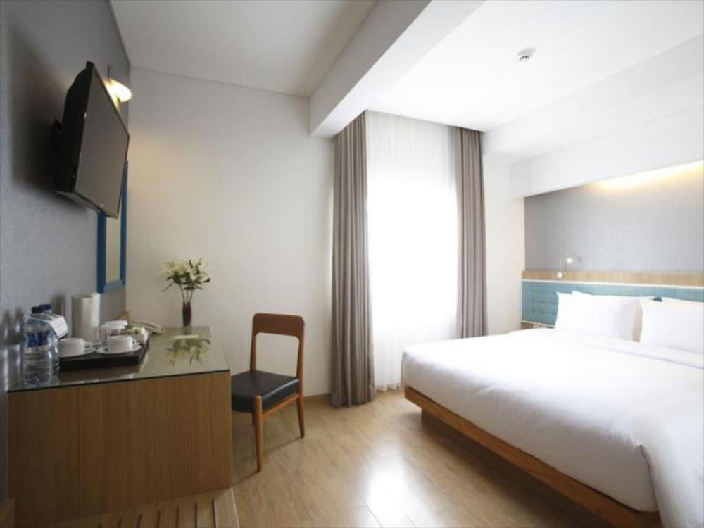 Hotel Santika Kelapa Gading Jakarta Extérieur photo