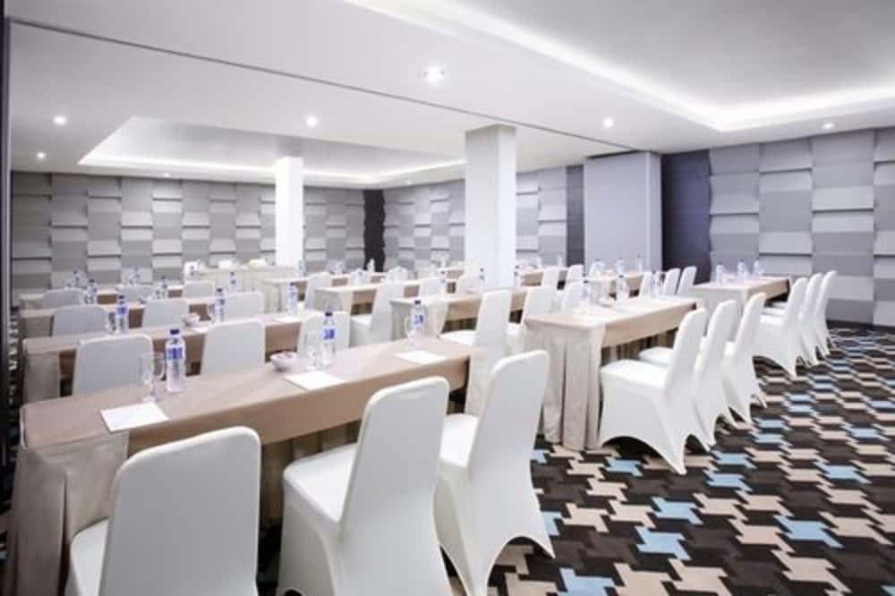Hotel Santika Kelapa Gading Jakarta Extérieur photo