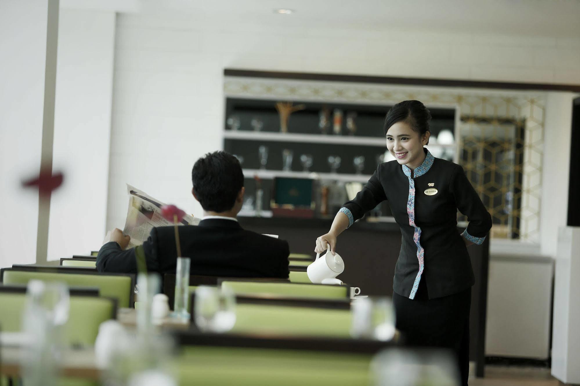 Hotel Santika Kelapa Gading Jakarta Extérieur photo